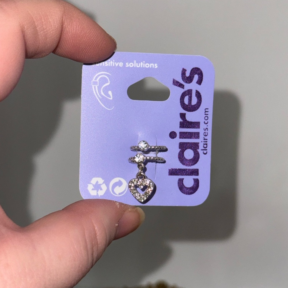 🔥 5/$25 - Claire's Silver earring cuff